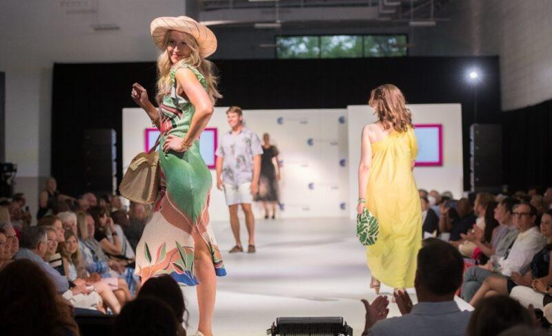 Fashion with a Cause: How to Make Ethical Choices - Mochila