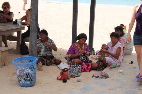 Traditional Weaving Techniques: The Secret Behind Wayuu Bags - Mochila