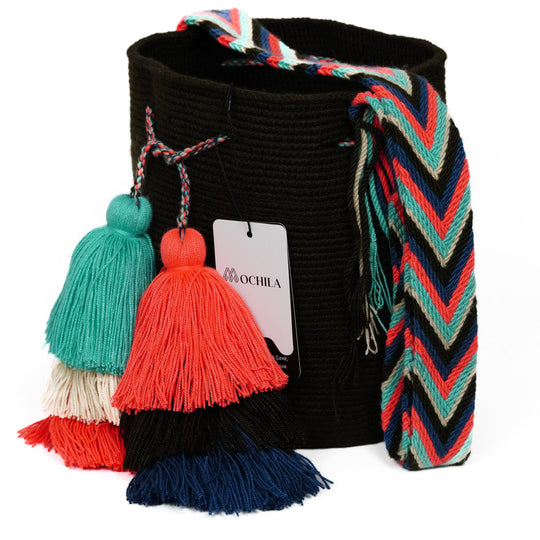 Colorful Wayuu bag patterns