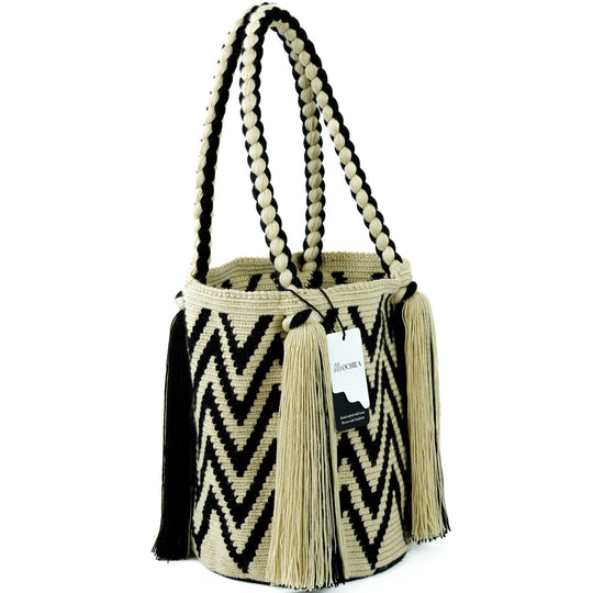 Colorful Wayuu bag patterns