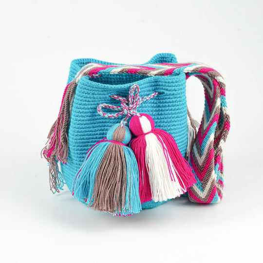 Colorful Wayuu bag patterns