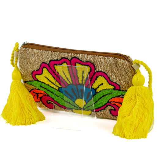 Colorful Wayuu bag patterns