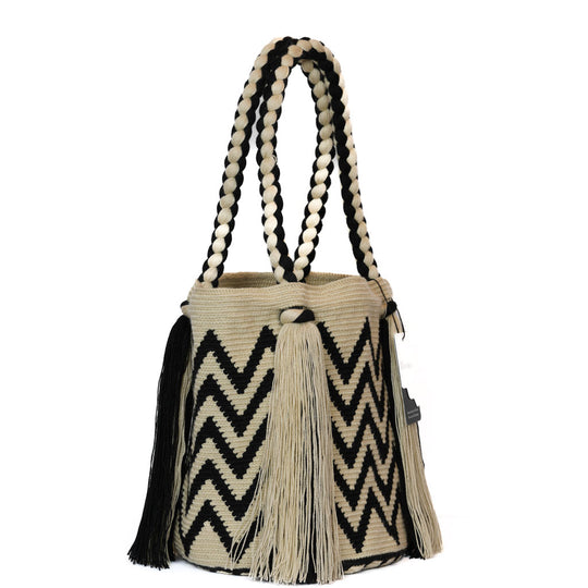 Colorful Wayuu bag patterns