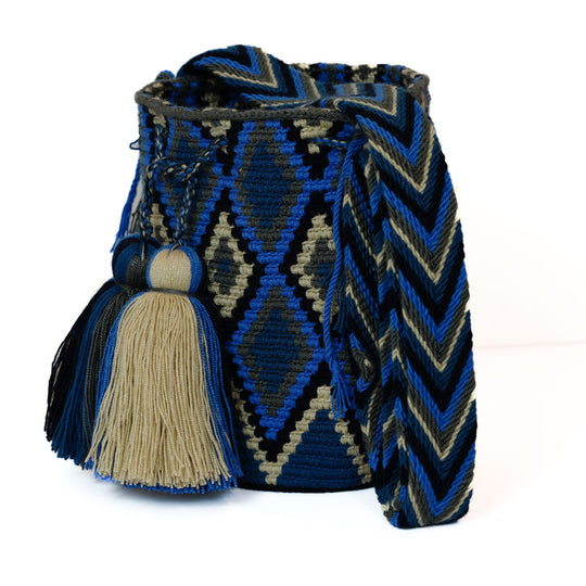 Colorful Wayuu bag patterns