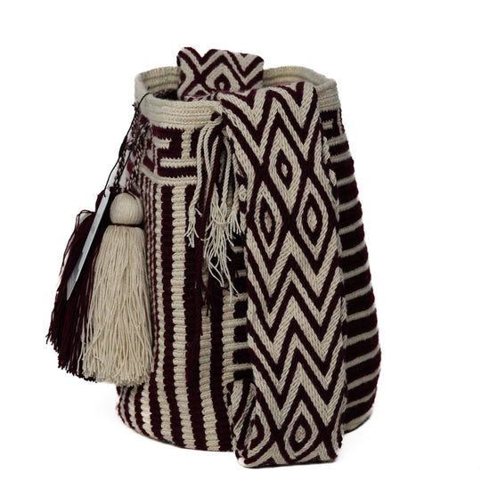 Colorful Wayuu bag patterns