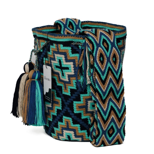 Colorful Wayuu bag patterns