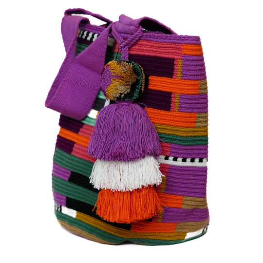 Colorful Wayuu bag patterns