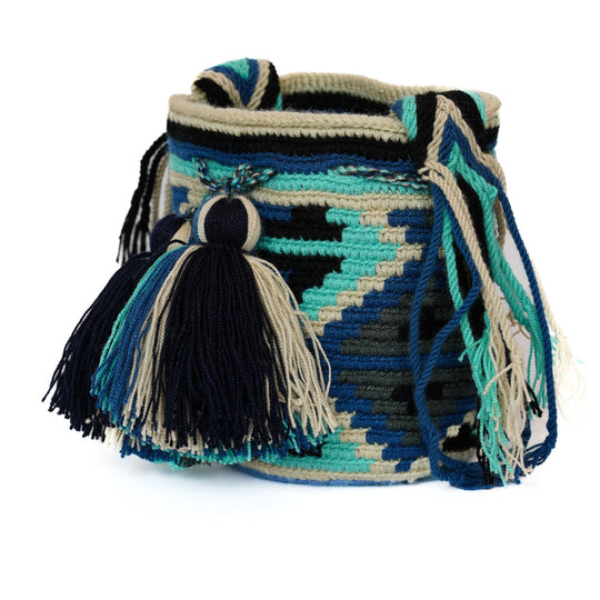 Colorful Wayuu bag patterns