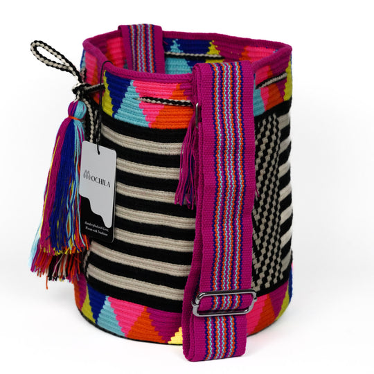 Colorful Wayuu bag patterns