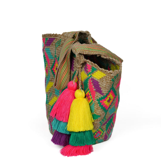 Colorful Wayuu bag patterns